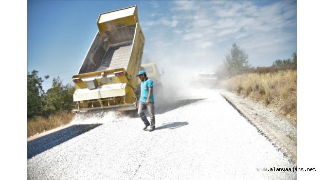 Alanya Belediyesi’nin asfalt seferberliği aralıksız sürüyor