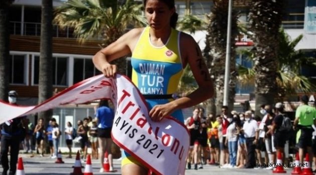 Alanya Belediyesi Triatlon Takımı gururlandırdı