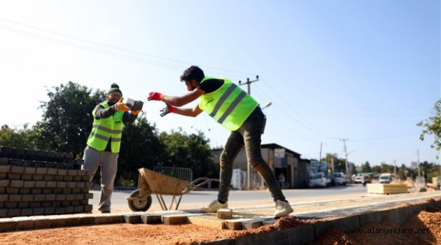 Alanya Belediyesi'nden Oba'da kaldırım çalışması