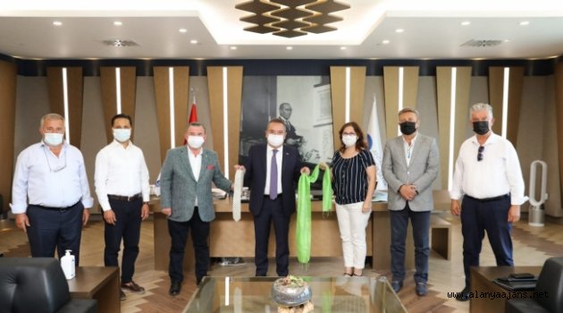 Alanya CHP’den Başkan Böcek’e ziyaret