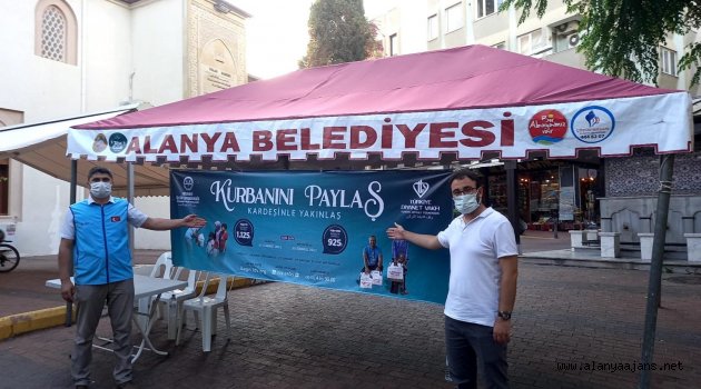 Alanya’da 3 noktada kurban bağış standı kuruldu