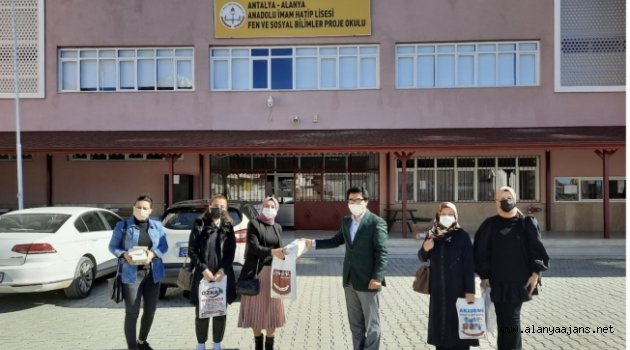 Alanya’da AK Partili kadınlardan anlamlı bağış