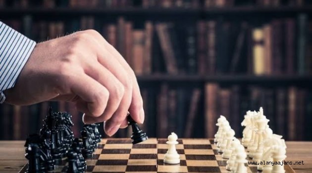 Alanya’da Anneler Günü’ne özel satranç turnuvası