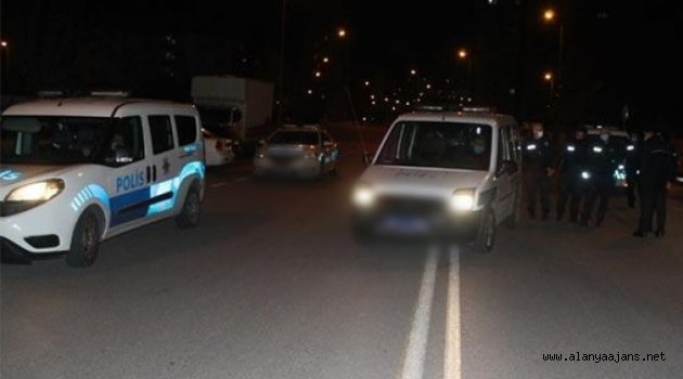 Alanya’da 'dur' ihtarına uymayarak polise çarpıp kaçtı