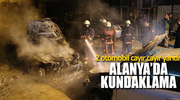 Alanya’da İki Otomobil Kundaklandı