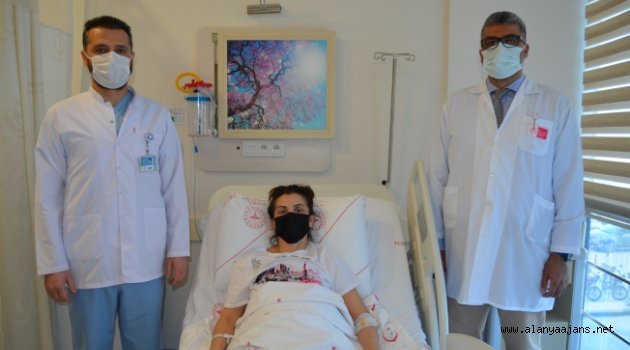 Alanya’da ilk kez yapılan kapalı ameliyatla sağlığına kavuştu