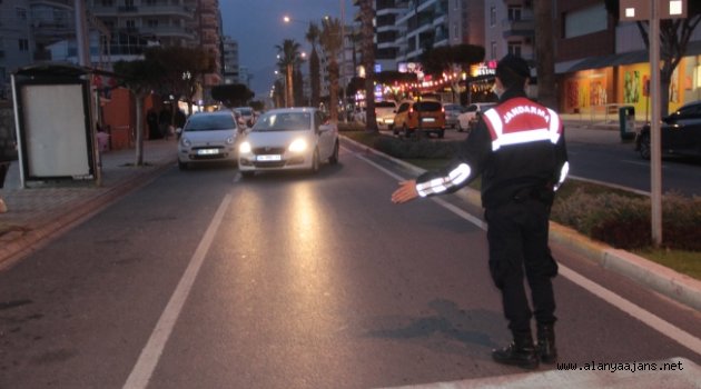 Alanya’da jandarma ekipleri denetimleri sıklaştırdı