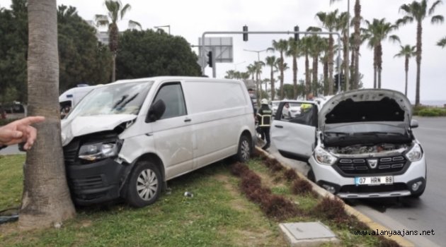 Alanya’da kaza: 2 yaralı