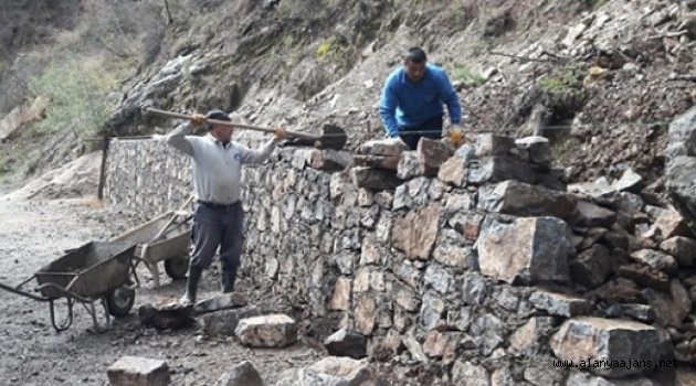 Alanya’da mezarlık onarımı