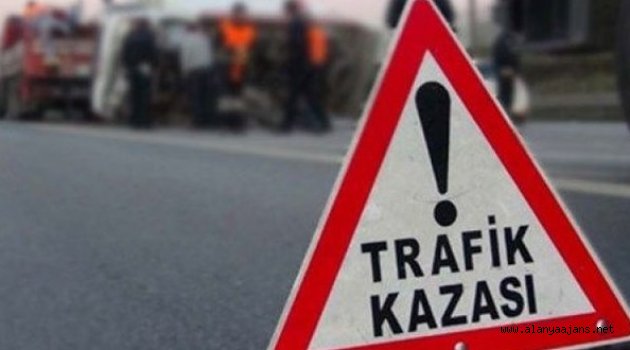 Alanya’da motosikletle otomobil çarpıştı: 1 yaralı