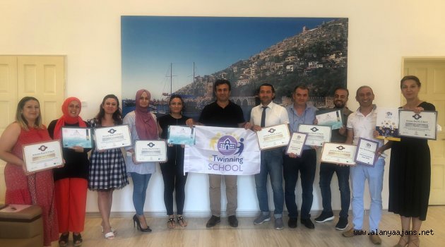 Alanya’da okullara toplam 38 ödül