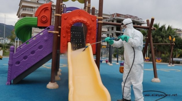 Alanya’da park ve mesirelik alanlar dezenfekte ediliyor