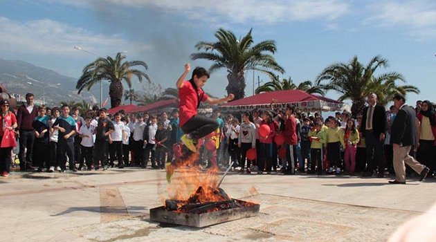 Alanya’da Renkli Nevruz Kutlaması