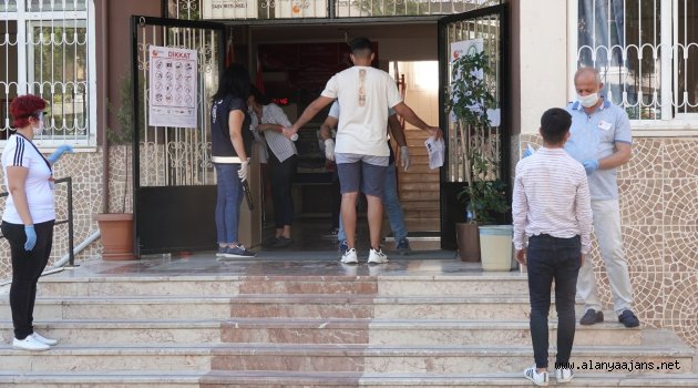 Alanya’da sınav heyecanı başladı