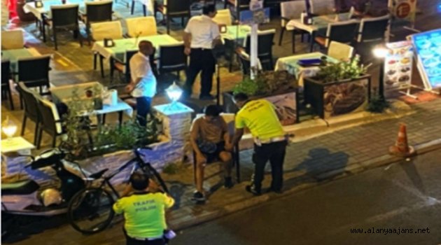 Alanya’da ticari taksiyle bisikletli genç çarpıştı