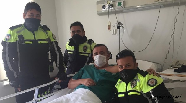 Alanya’da trafik polisi kalp krizi geçirdi