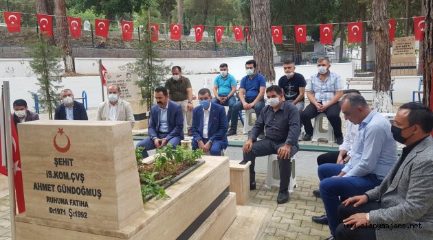 Alanya’da ülkücüler şehit Gündoğmuş’u kabri başında andı