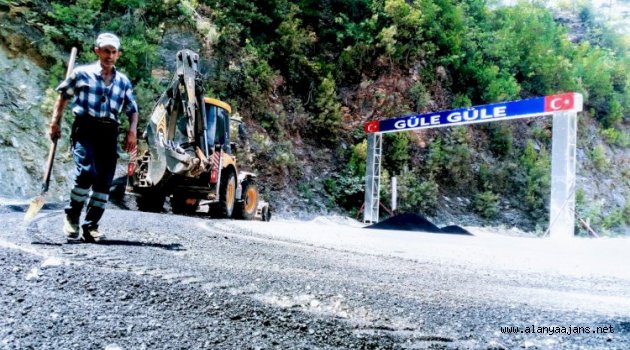 Alanya kırsalında yol bakım ve onarım çalışması