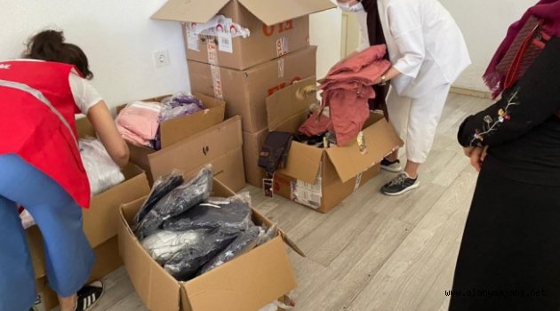Alanya Kızılay'dan bayram öncesi vatandaşlara yardım