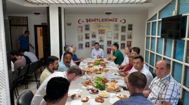 Alanya MHP kahvaltıda bir araya geldi