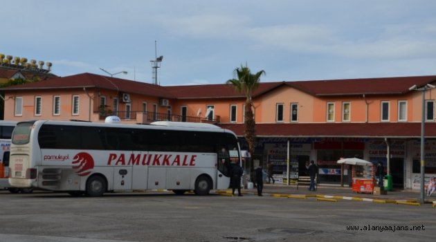 Alanya Otogarı'nda giriş ve çıkış kapılarındaki gişeler yenilendi