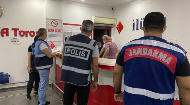 Alanya Otogarı'nda korona denetimi