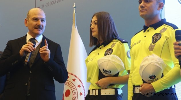 Alanya Polisi Yeni Kıyafetlerini Giydi