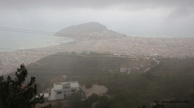 Alanya soğuk ve yağışlı havanın etkisi altına giriyor