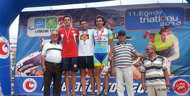 ALANYA TRIATHLON TAKIMI MADALYAYLA DÖNDÜ