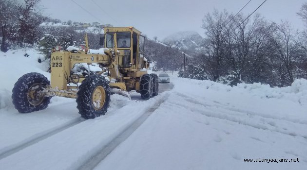 Alanya ve Demre’de yollar açılıyor