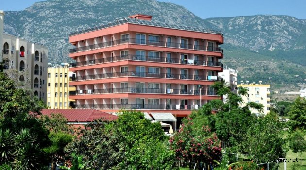 Alanya'da 34 yıllık otel satılıyor