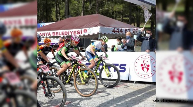 Alanya'da 75 sporcu yarıştı