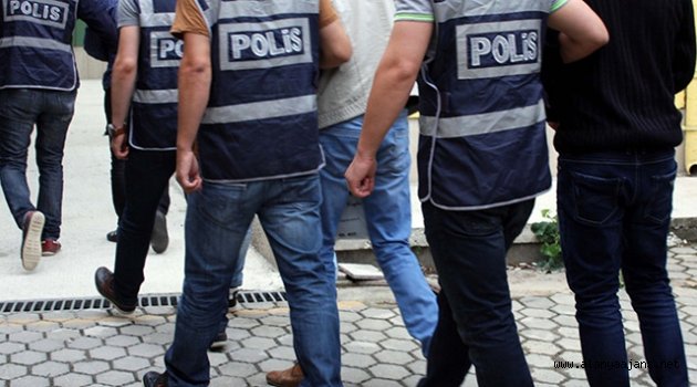 Alanya'da aranan şahıslar polisten kaçamadı