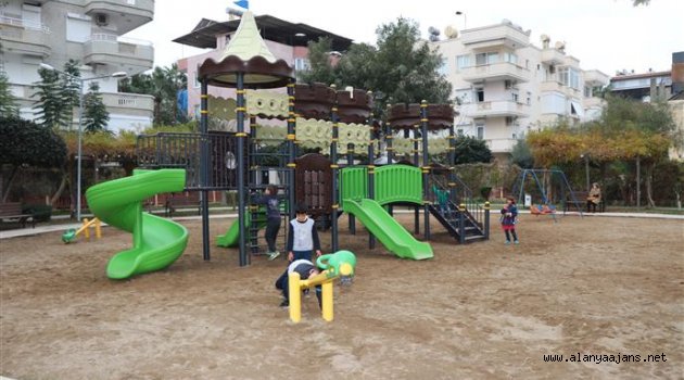 Alanya'da çocuk parkları yenileniyor