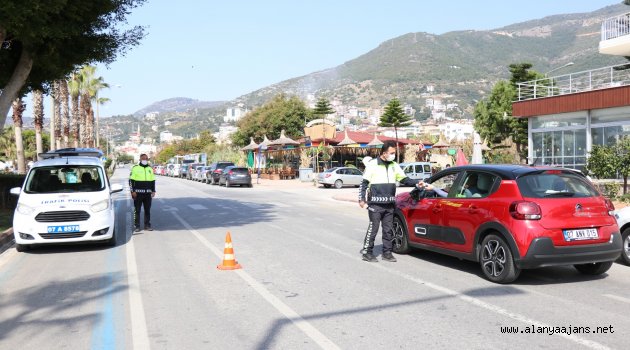 Alanya'da hafta sonu yasağa uymayanlara ceza yağdı