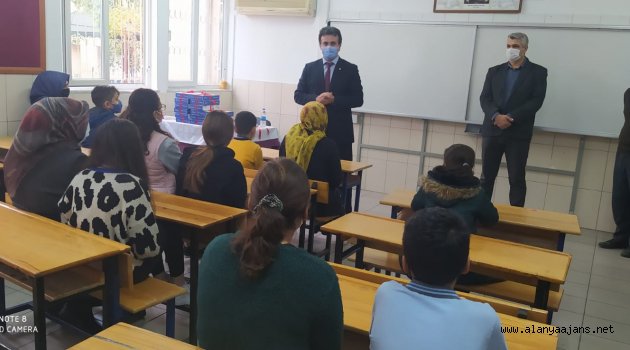 Alanya'da ikinci etap tablet dağıtımı gerçekleştirildi