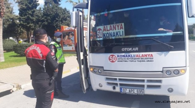 Alanya'da jandarmadan toplu taşıma araçlarına denetim