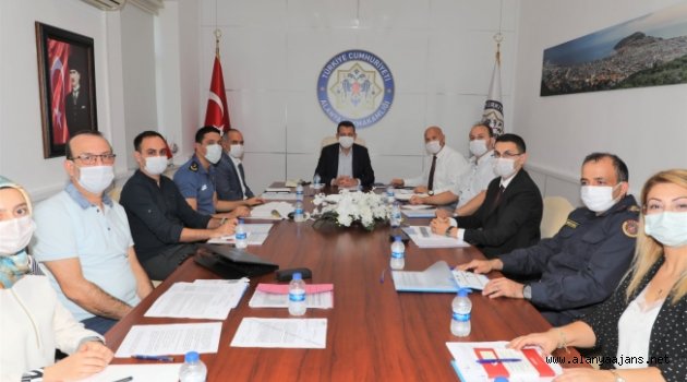 Alanya'da kadına yönelik şiddetle mücadele konuşuldu!