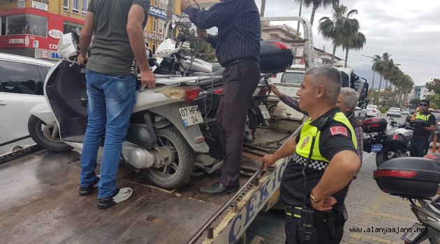 Alanya'da kaldırım işgali denetimleri sürüyor