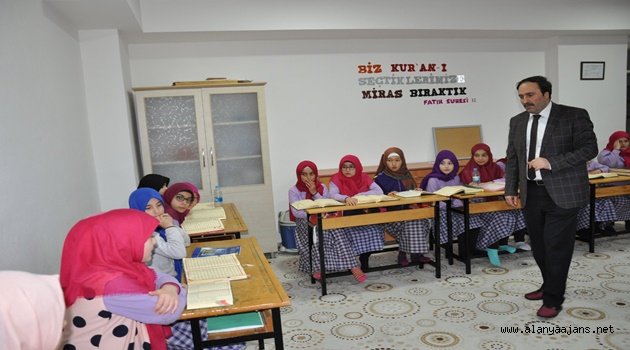 Alanya'da Kur'an kurslarına kayıtlar başladı