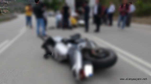 Alanya'da motosiklet kaygan yolda kaza yaptı: 1 ağır yaralı