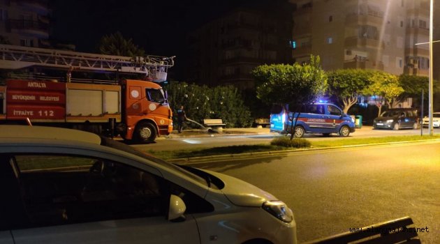 Alanya'da önce valizi ateşe verdi sonra karşısına oturup izledi