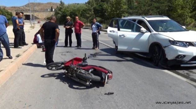 Alanya'da otomobille motosiklet çarpıştı: 1 yaralı