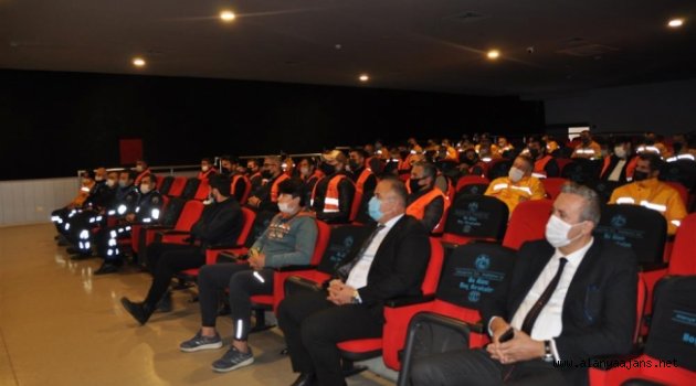 Alanya'da parkomat görevlilerine eğitim verildi