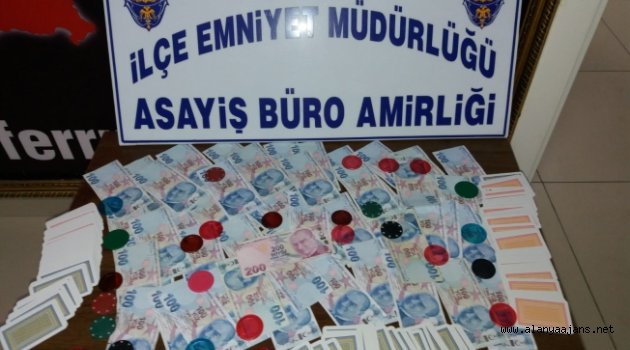 Alanya'da polisten kumar baskını