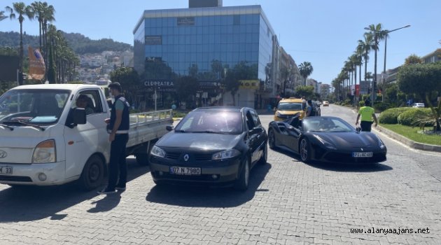 Alanya'da sıkı denetim devam ediyor