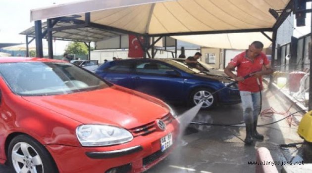 Alanya'da yıkamacılara akın ettiler