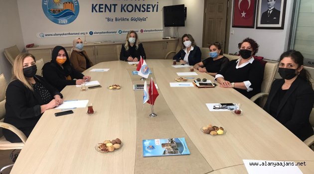 Alanyalı kadınlar 8 Mart'a hazır