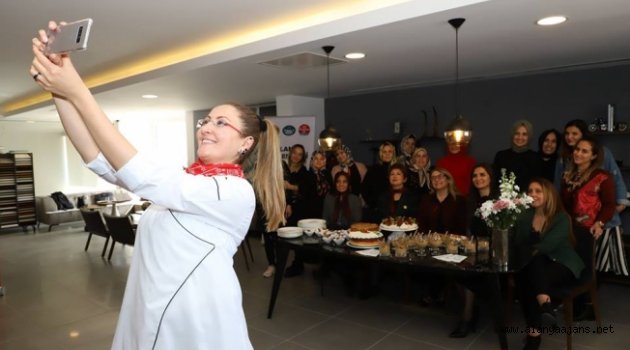 Alanyalı kadınlar mutluluk pişirdi