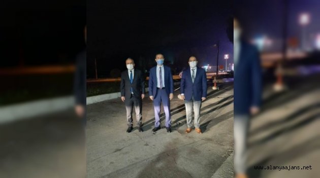 Alanyalı müdür mesaiye geceden başlıyor